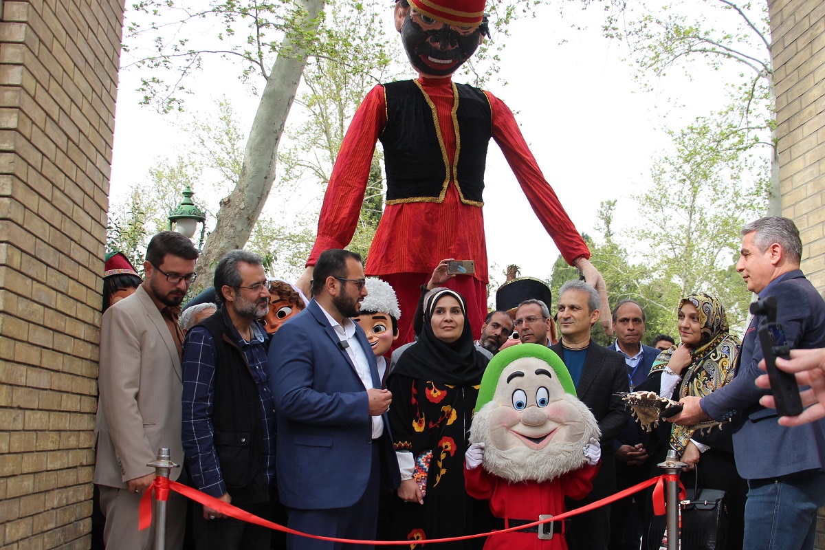 نمایشگاه صنایع‌دستی و نوروزی در کاخ گلستان برگزار شد